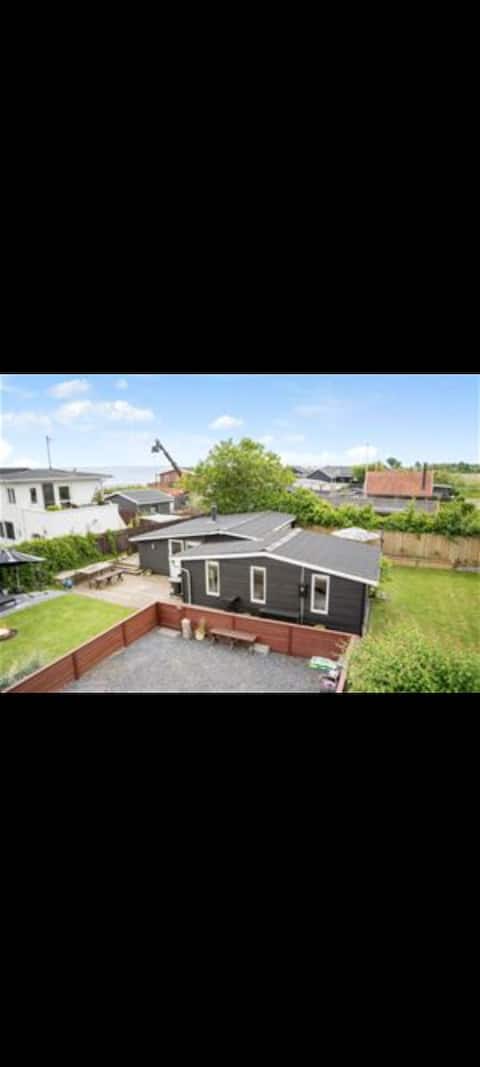 Cottage 50m from the beach