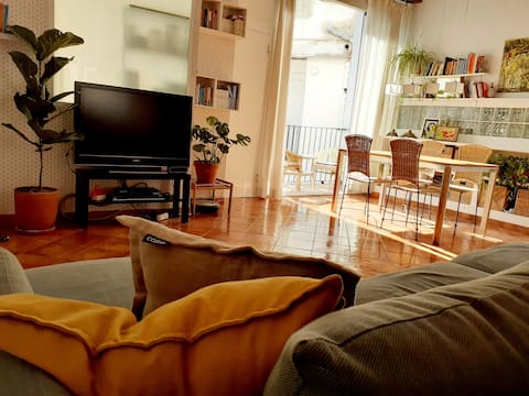 Top Airbnb: Sunny apartment in the center of Valencia (Ruzafa) en L'eixample