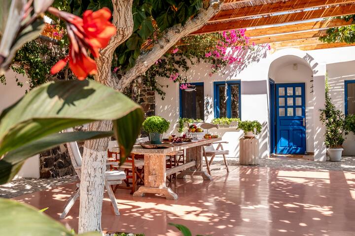 Santorini Mystique Garden Luxury Villa gallery image 2