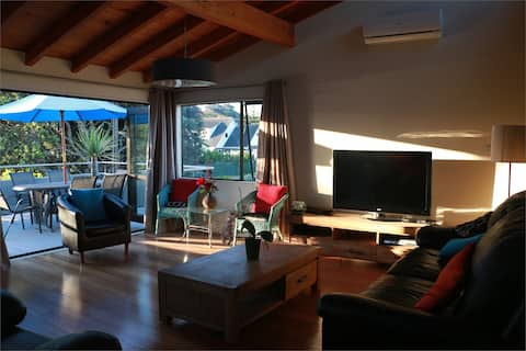 Top Airbnb: Pataua South Holiday Home - a slice of paradise! in Whangarei District