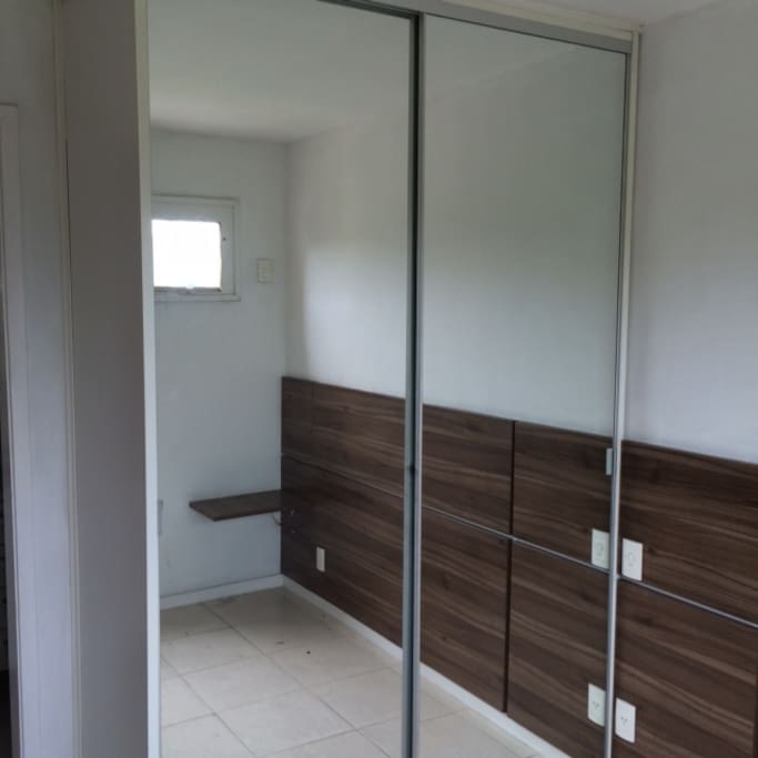 QUARTOS COM ARMÁRIOS