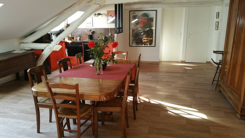 Nevers Centre Etage Prive Dans Maison De Charme Apartments For
