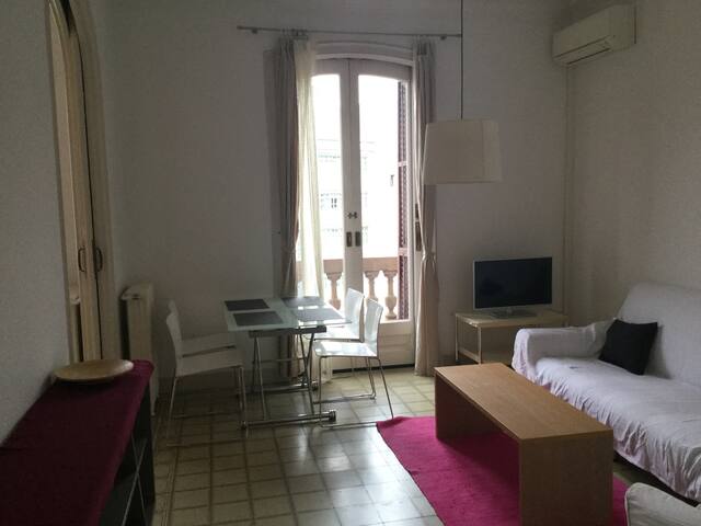 PLAZA CATALUNYA CENTRAL TWO BEDROOM APARTMENT