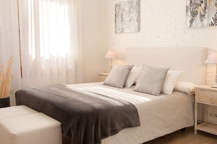 Cosy apartment near Sagrada Familia