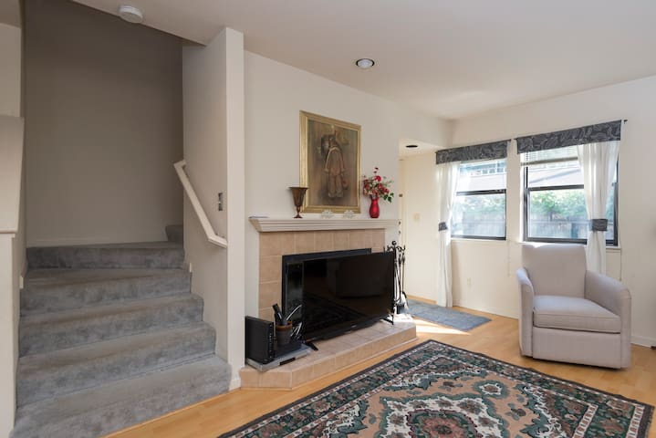 ** SPACIOUS 4BR, Minutes from California Ave **