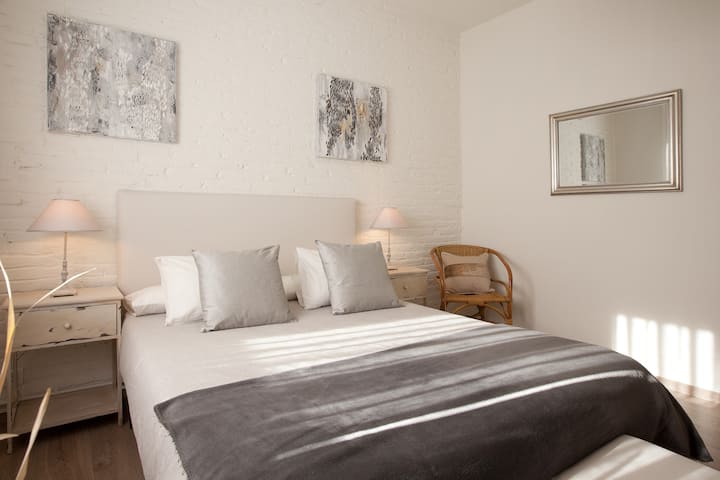 Cosy apartment near Sagrada Familia