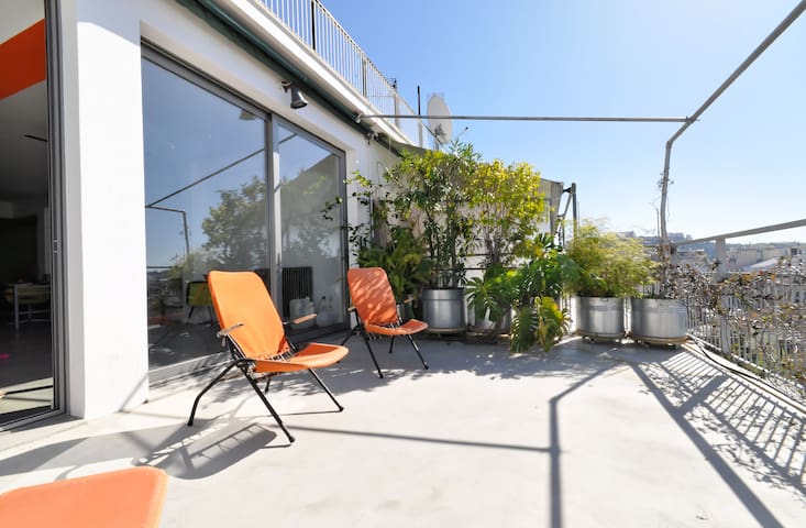 Colourful Cosmopolitan Athens | Acropolis view