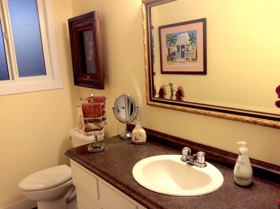 Shared full bathroom