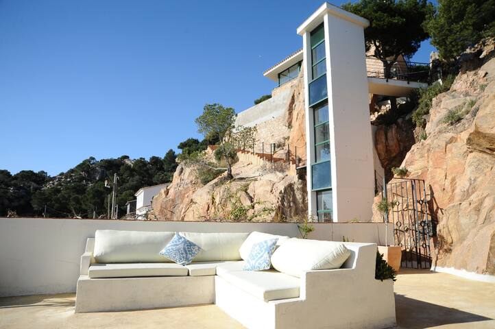 stunning villa on the costa brava, gallery image 3