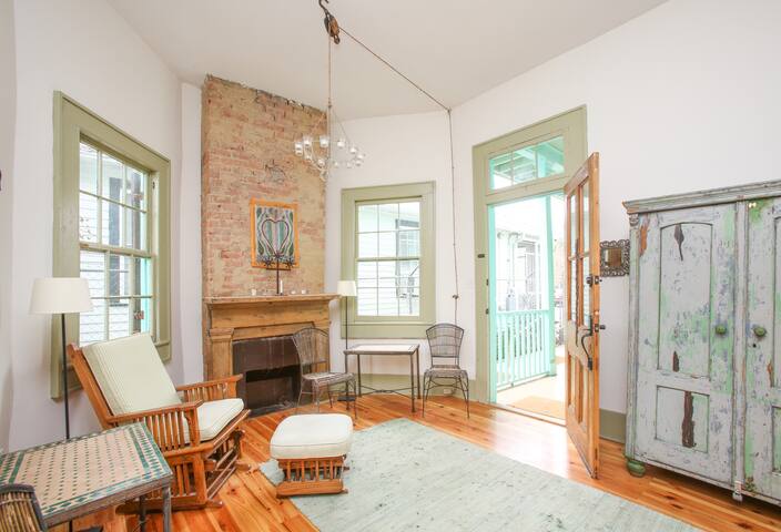 Historic Creole Cottage, 1 block to French Quarter gallery image 2