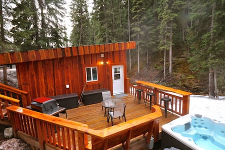 Golden Creekside Cabin-
Private Hot Tub