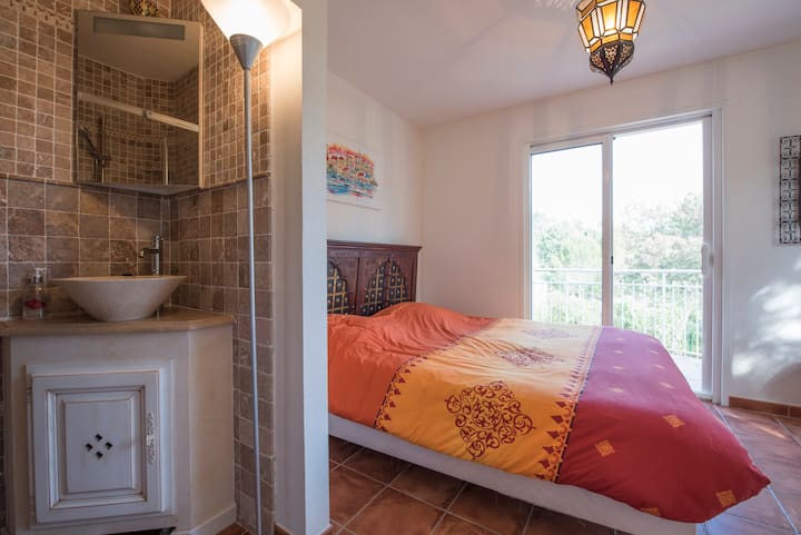 ห้องนอน 3 พร้อมที่อาบน้ำระดับหลัก