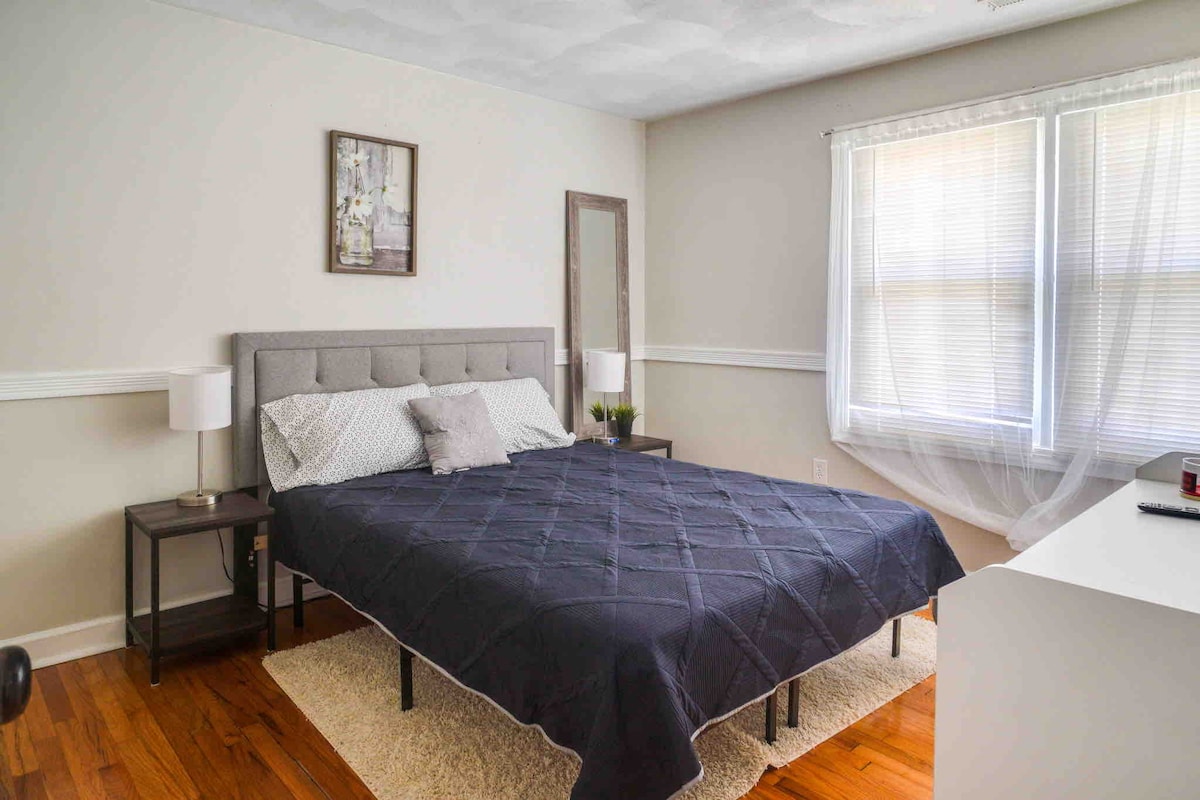 Dhomë gjumi për vizitorët me krevat dopio "queen" 