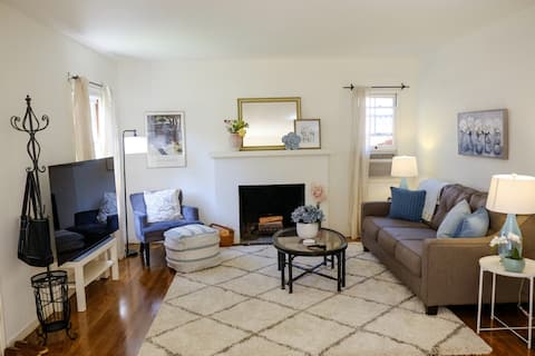 Top Airbnb: Quaint 2BR house; downtown Palo Alto + Stanford in Palo Alto