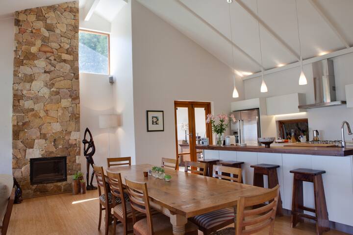 Woodford Villa gallery image 5