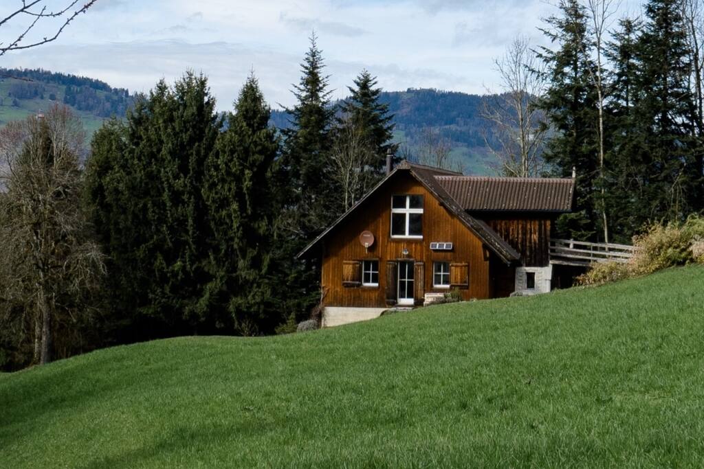 Traumwaldhütte, charming complete house with view - Oberdorf의 주택에서 살아보기, 니트발덴, 스위스
