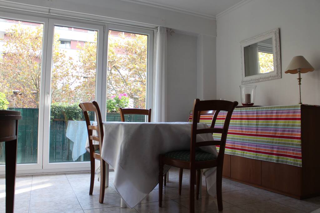 Le séjour-coté salle à manger