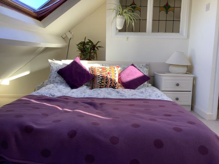 Central quiet ensuite room with lovely views