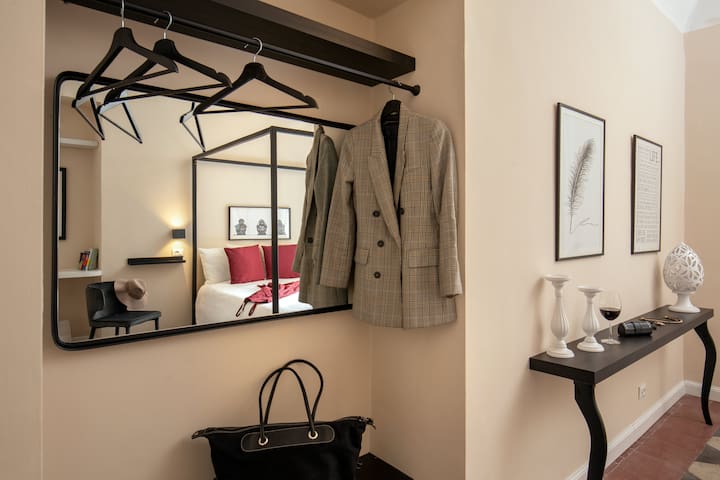 Emperor’s View – Historic Apt. in Colosseum gallery image 3