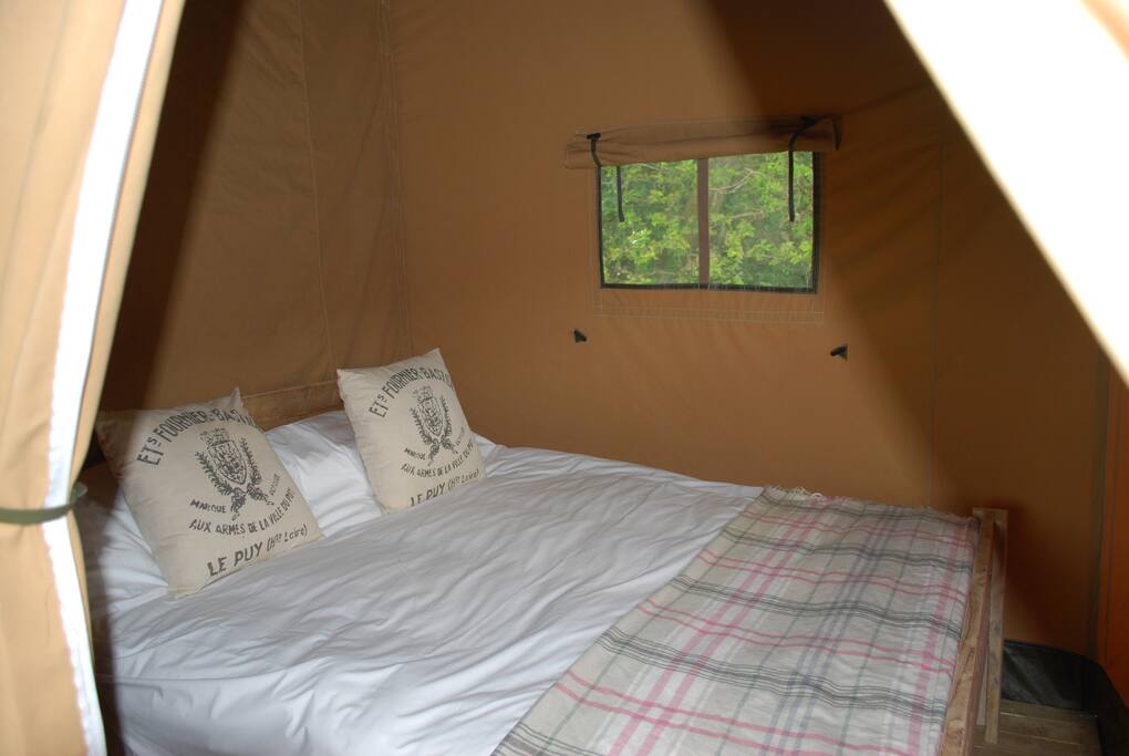 Kingsize bed