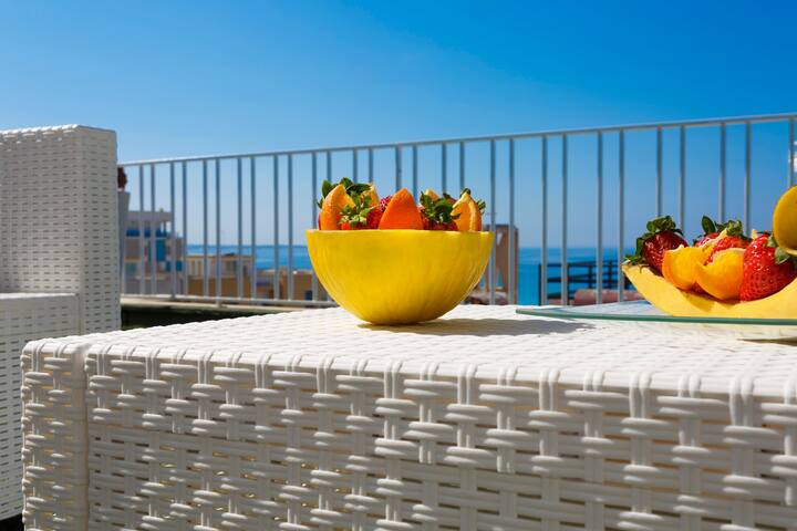 Attico ristrutturato fronte mare Gallipoli Salento gallery image 5