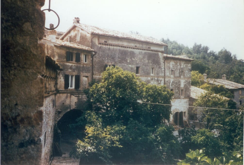Il monastero - seen from across the village