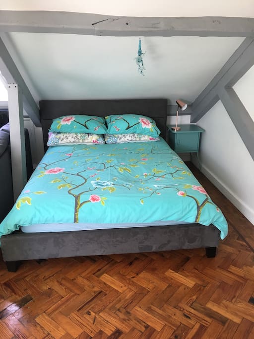 King size bed