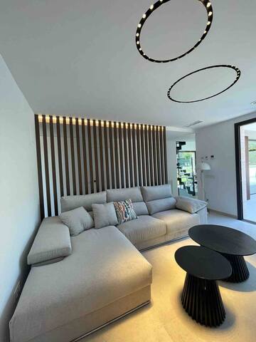 Stunning Design Villa (built 2022) with Pool gallery image 3