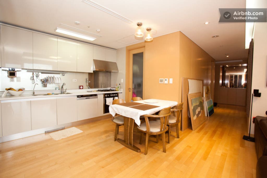 Master Room in Luxury Apartment - Apartments for Rent in Seoul, South Korea