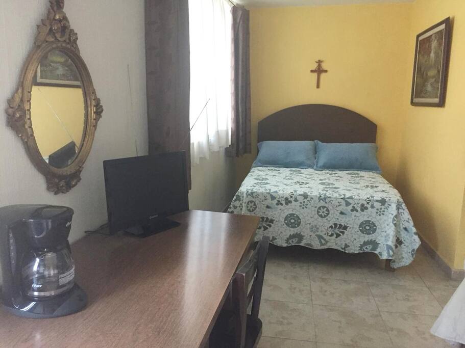 Family suite queen bed