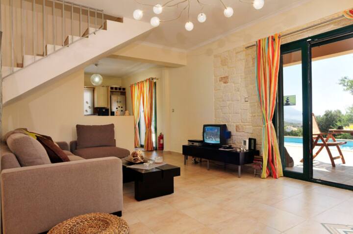 Villa Yianna, with pool, Lourdas, Kefalonia