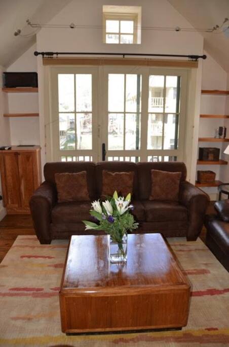 Large windows with plenty of sunshine