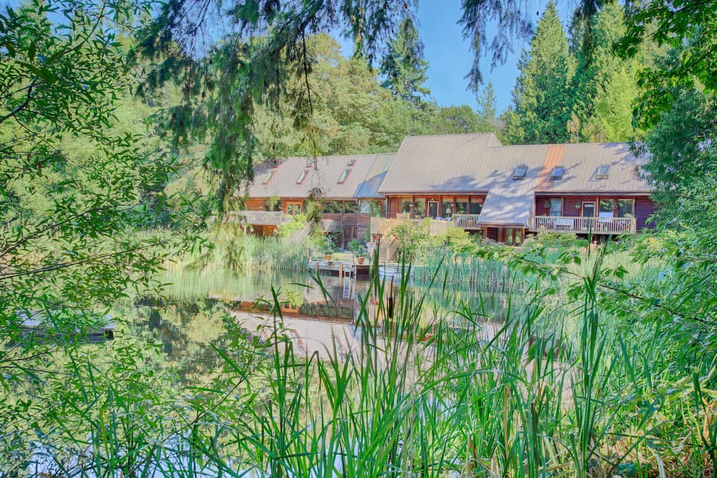Harbor Creek Lodge Houses for Rent in Gig Harbor, Washington, United