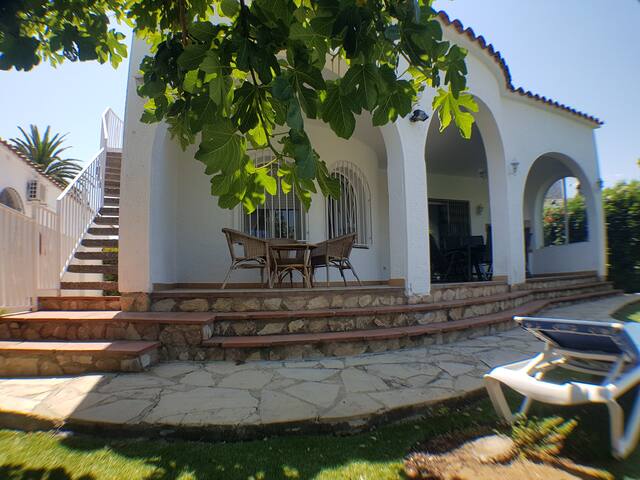 004 Noguera Villa with moorage and pool gallery image 4