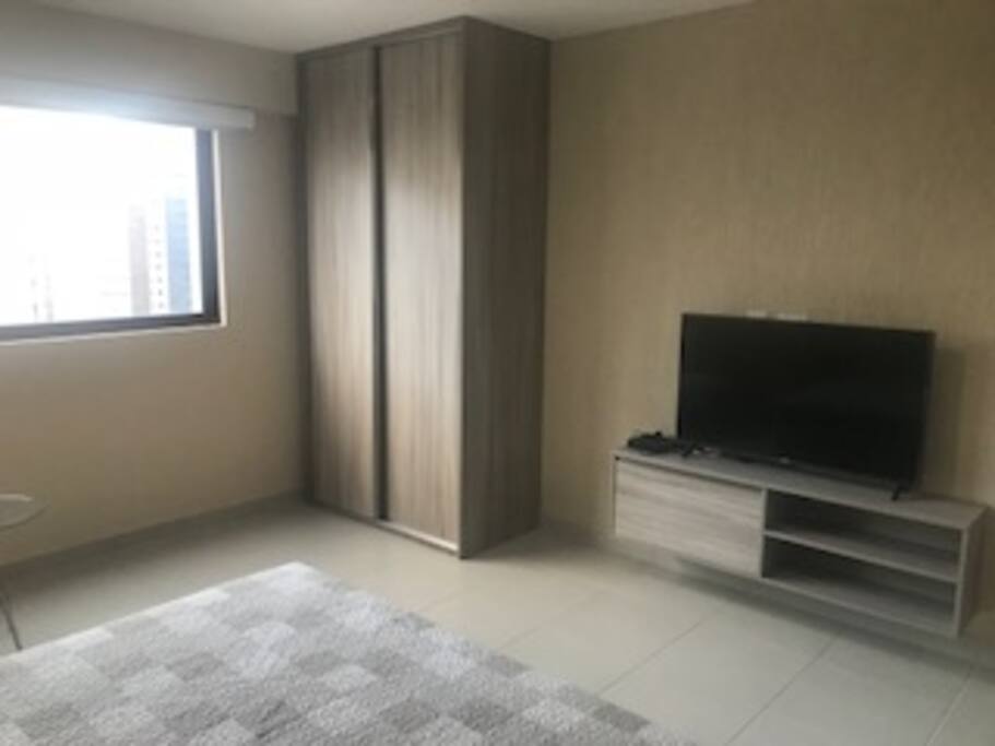 GUARDA ROUPA / TV