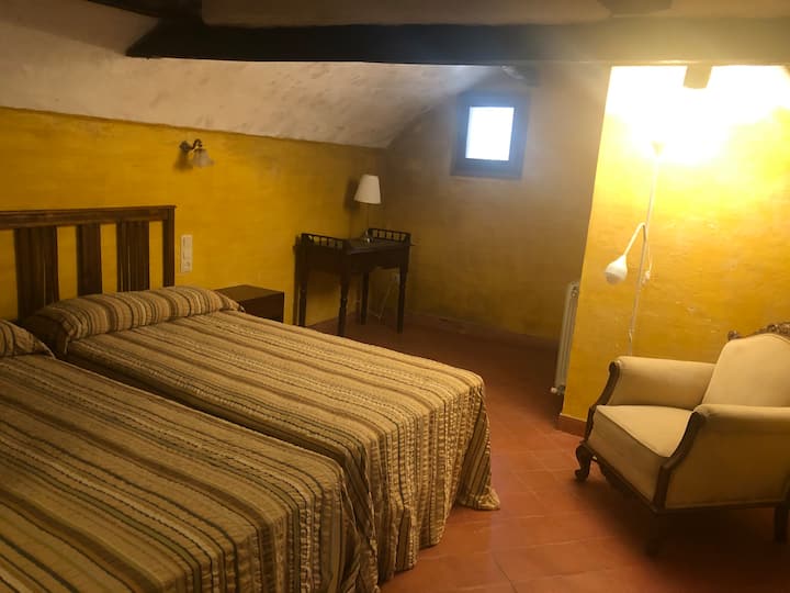 საძინებელი 1