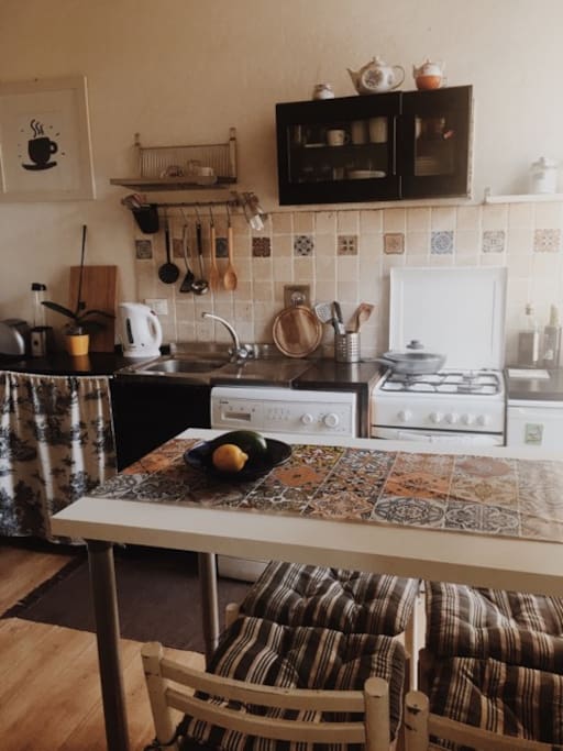Kitchenette and Eating Area