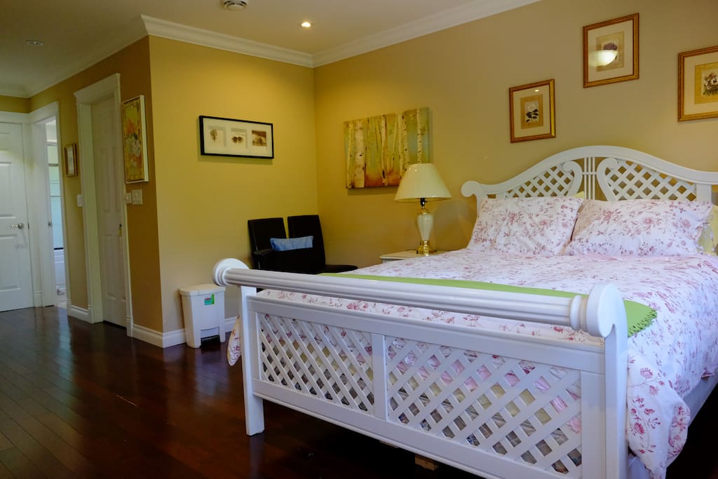 Large room with Queen bed &Rollaway single bed for 3rd Guest upon request.