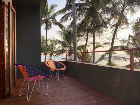 Arus Beach Home - Cosy Beach Facing Double Room