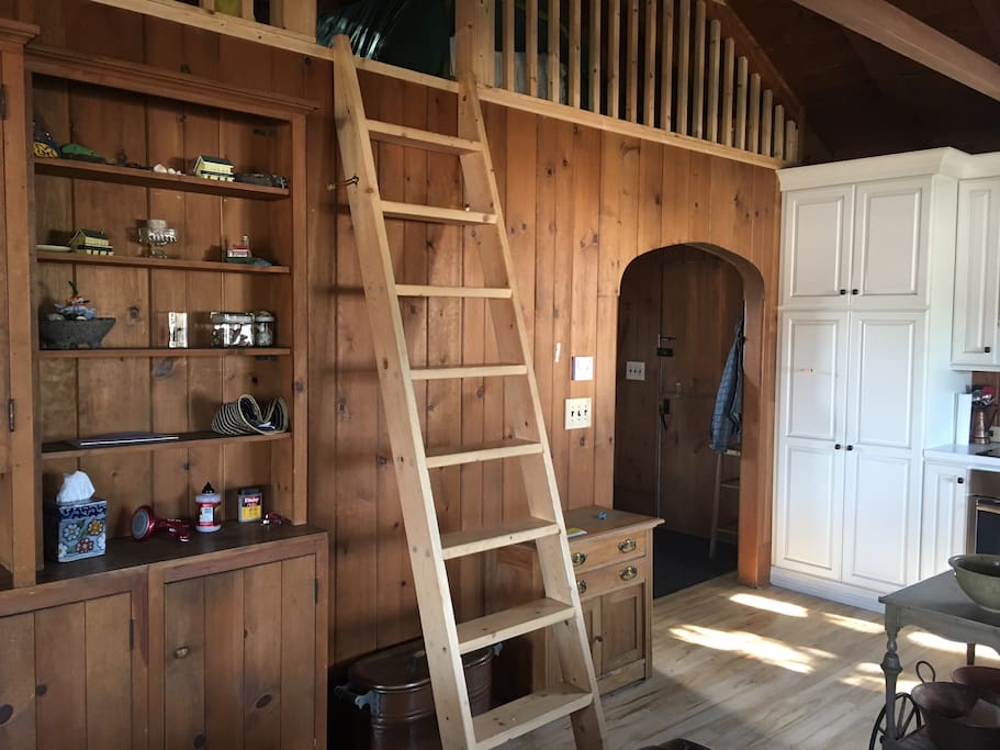 Ladder to loft and rear entry