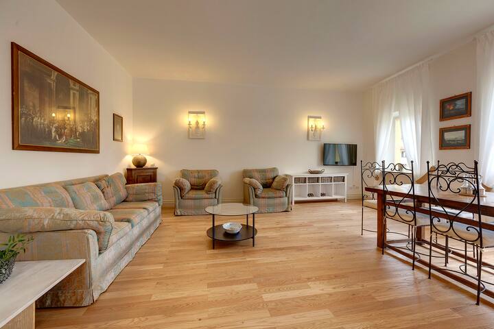 Bardi Apartment gallery image 2