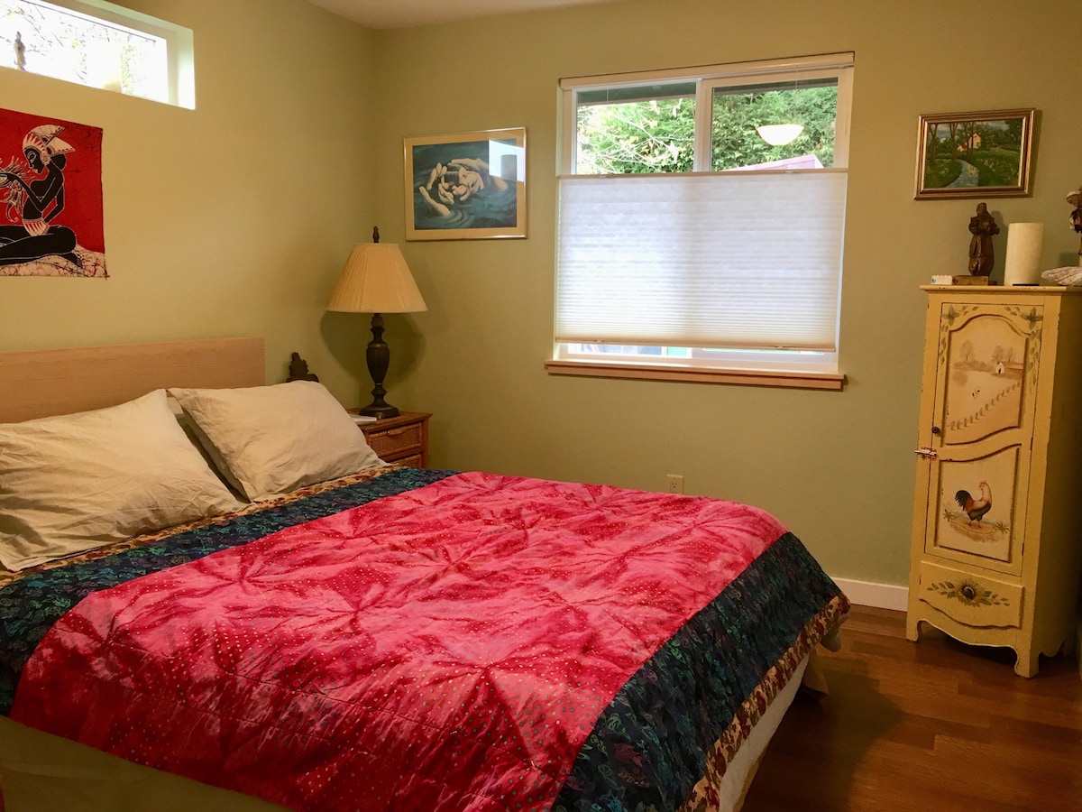 comfortable, quiet bedroom