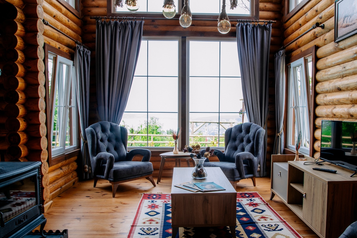 Göl Manzaralı Sıcak havuzlu Kütük Ev A1