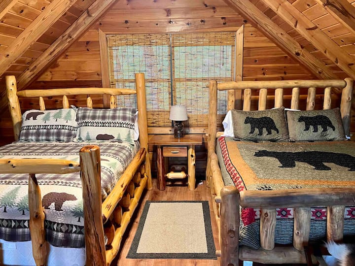 2 queen sized beds