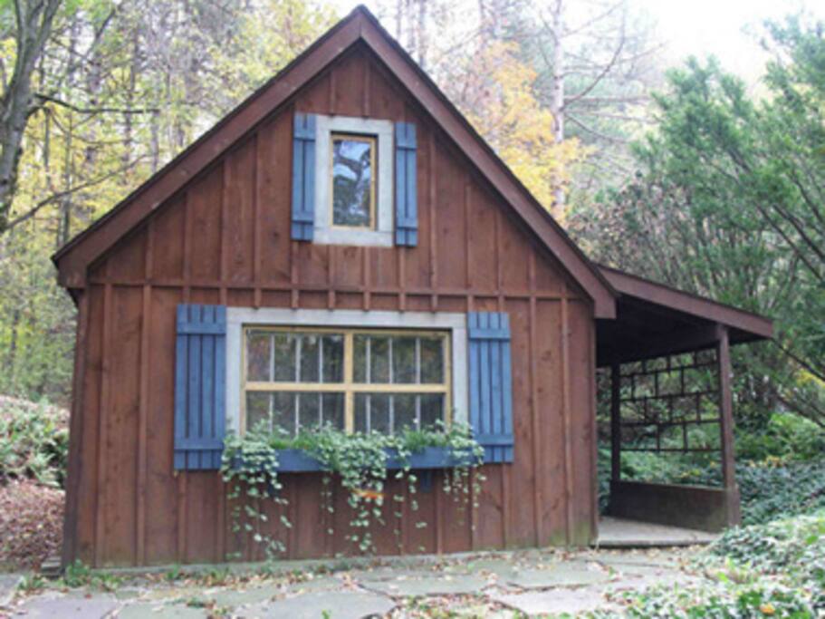 Beaverdam Creek Cabin Cabins for Rent in Jennerstown, Pennsylvania