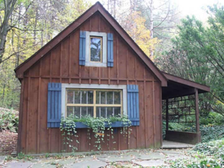 Beaverdam Creek Cabin Cabins for Rent in Jennerstown, Pennsylvania