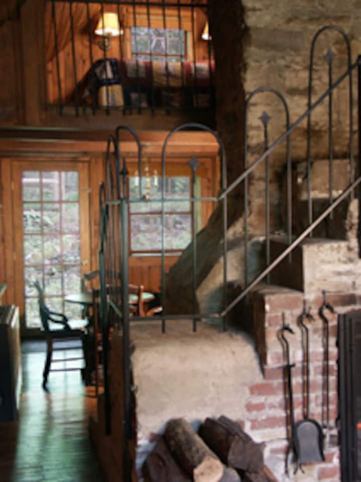 Beaverdam Creek Cabin Cabins for Rent in Jennerstown, Pennsylvania