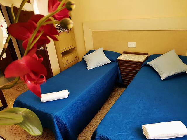 Комната в салоу для 2х персон