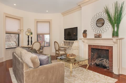 Sparkling New 2BR / 2BA in Back Bay