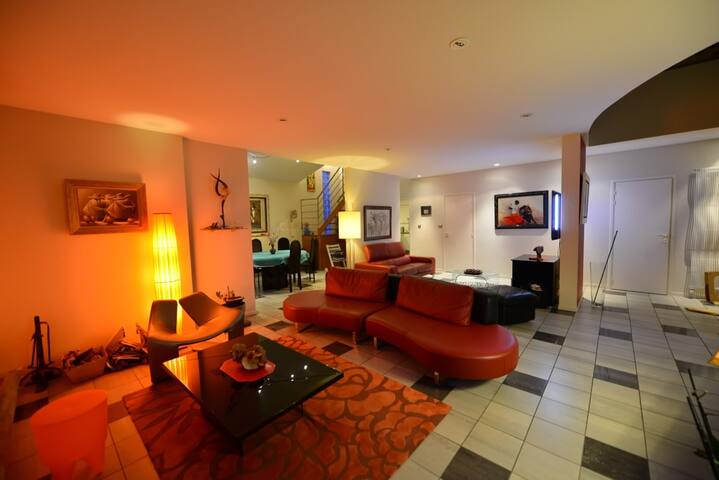 Belle maison d’architecte en ville gallery image 4